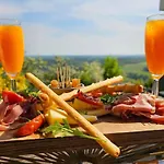 Les 7 Meuses - Restaurant & Hebergements Hoteliers - Insolites - Wellness - 3*