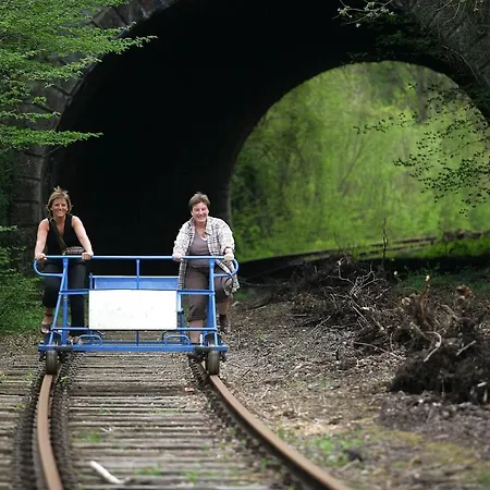 Отель Les 7 Meuses - Restaurant & Hebergements Hoteliers - Insolites - Wellness - Профондвиль