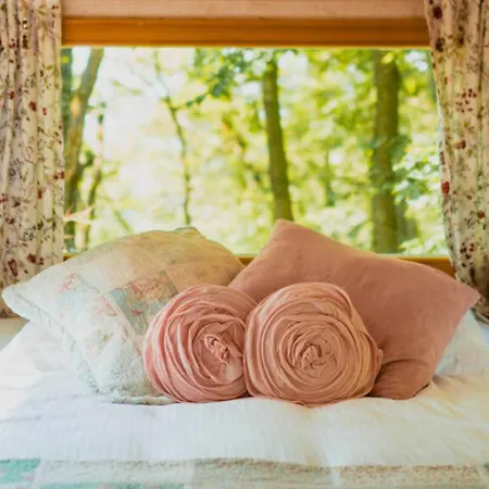 Les 7 Meuses - Restaurant & Hebergements Hoteliers - Insolites - Wellness - Профондвиль