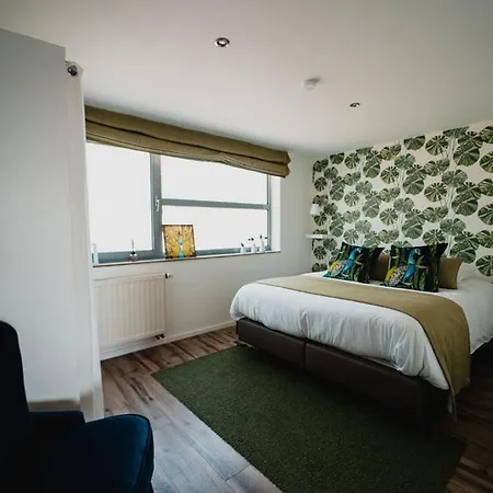 Les 7 Meuses - Restaurant & Hebergements Hoteliers - Insolites - Wellness - Отель