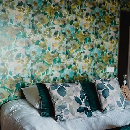 Hotel Les 7 Meuses - Restaurant&hébergements Hôteliers - Insolites - Wellness - 3*