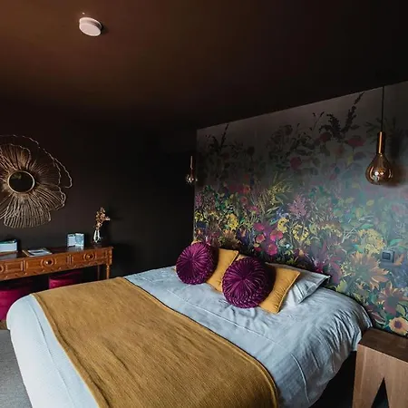 Отель Les 7 Meuses - Restaurant & Hebergements Hoteliers - Insolites - Wellness - Профондвиль