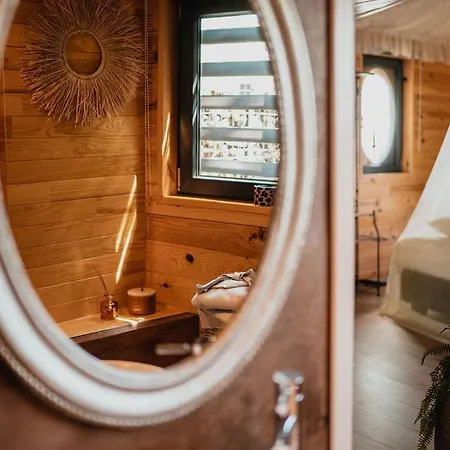 Les 7 Meuses - Restaurant & Hebergements Hoteliers - Insolites - Wellness - 3* Профондвиль