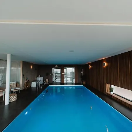 Les 7 Meuses - Restaurant & Hebergements Hoteliers - Insolites - Wellness - Профондвиль